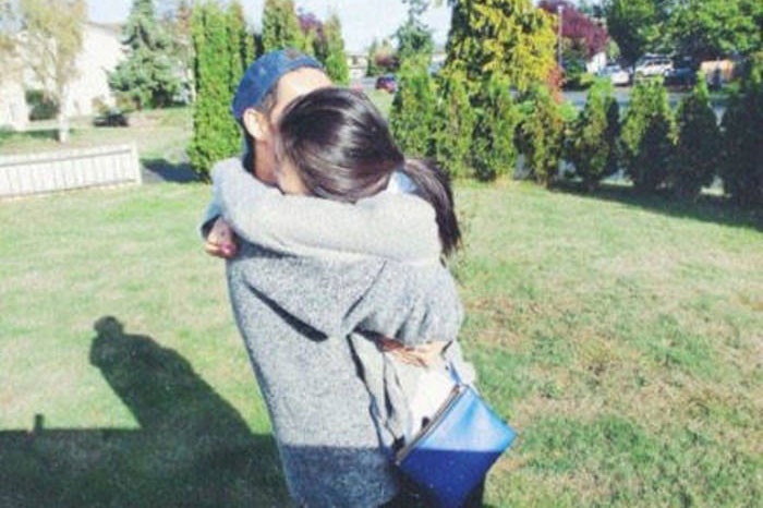 小清新欧美情侣拥抱图片