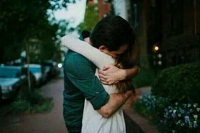 小清新欧美情侣拥抱图片