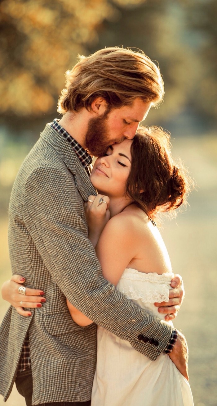 欧美情侣恩爱甜蜜合照