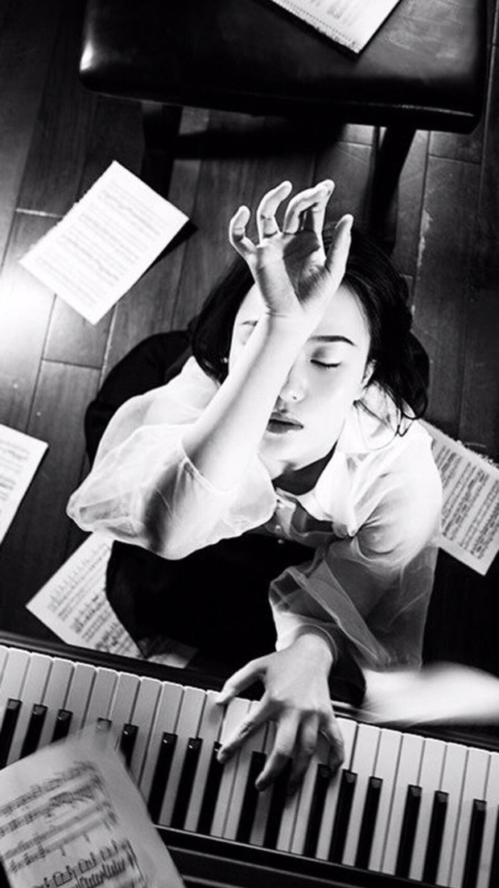 拽拽的欧美帅气女生个性黑白写真