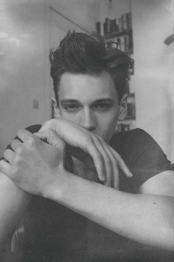 帅气欧美男黑白个性头像图片