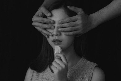 性感欧美情侣黑白个性写真照片