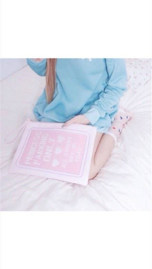 qq皮肤欧美女生意境壁纸