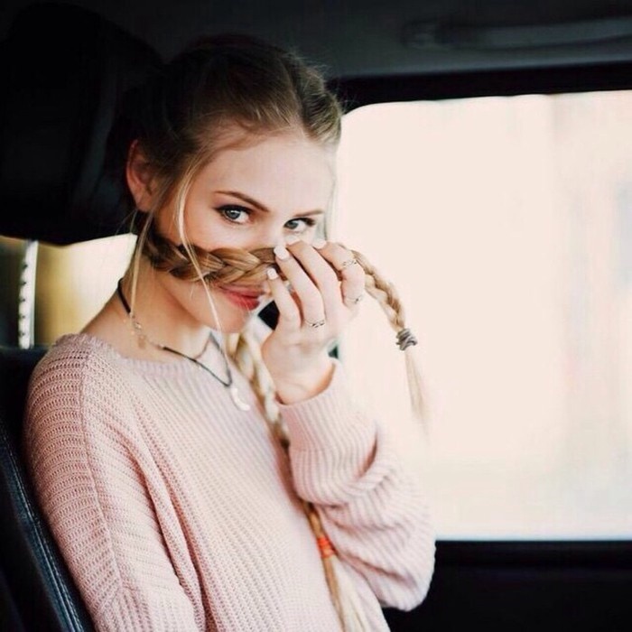 小清新欧美女生甜美侧脸头像图片