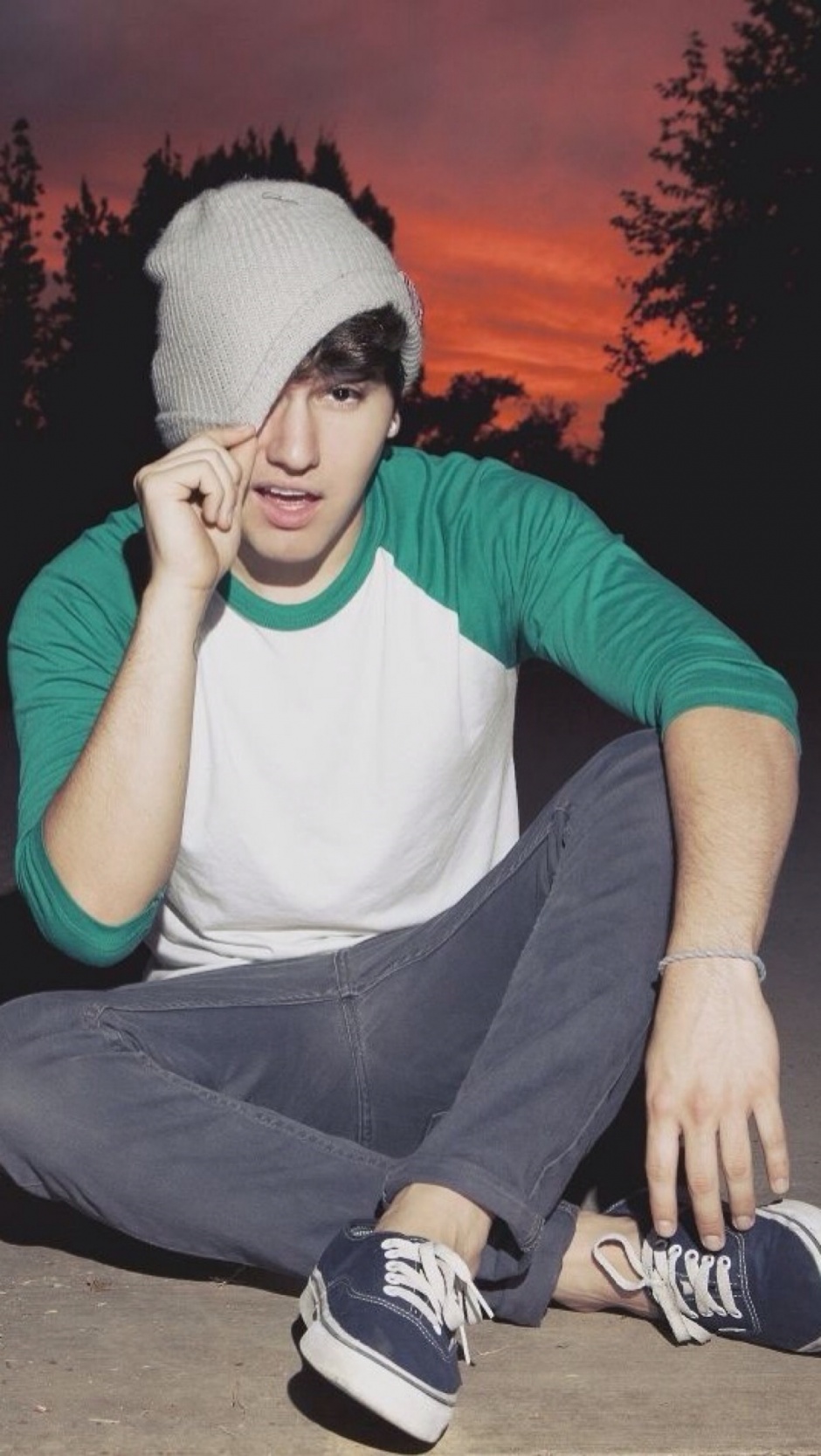 帅气潮流欧美帅哥手机壁纸图片