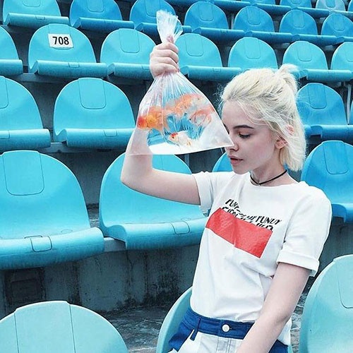 治愈系欧美女生短发唯美头像