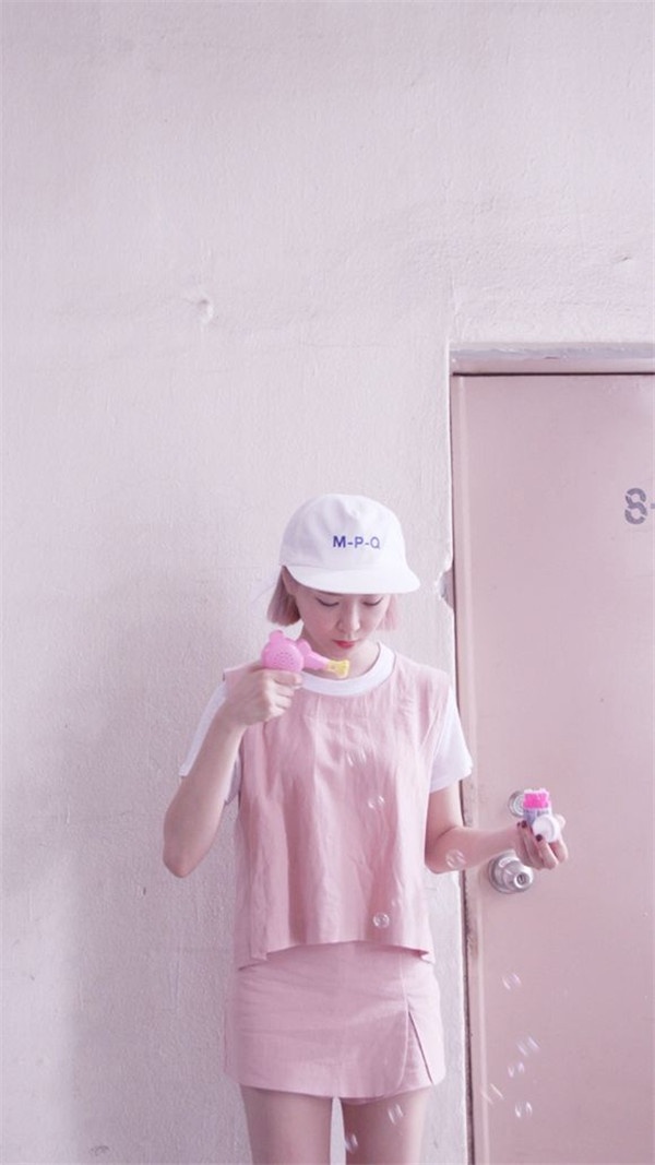 iPhone7欧美女生意境锁屏壁纸