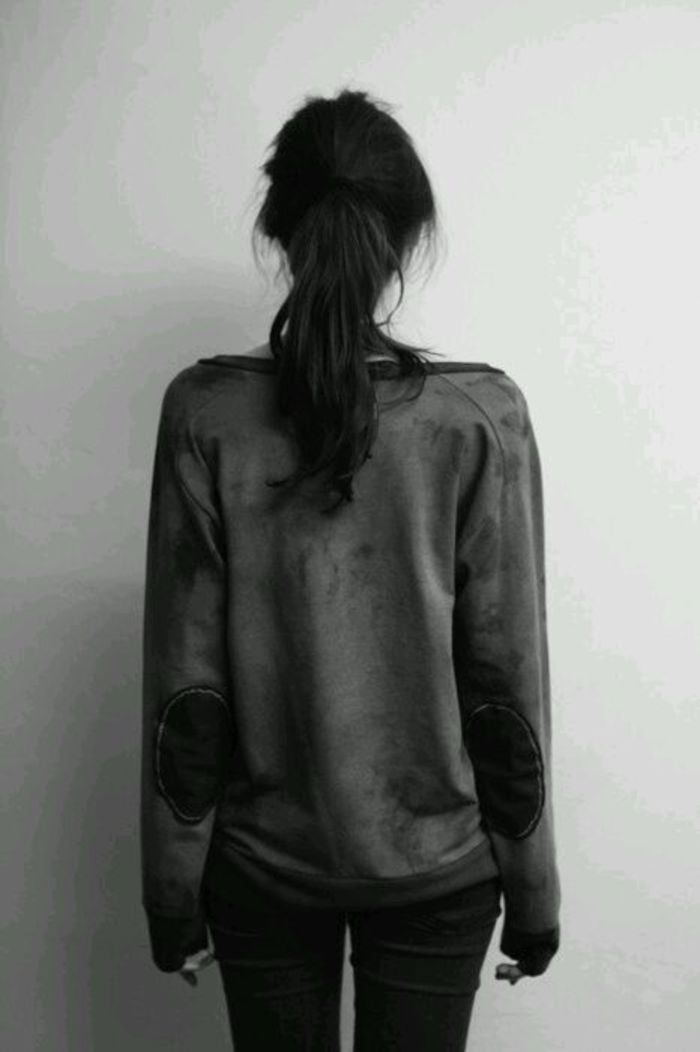 欧美风格黑白女生个性壁纸图片