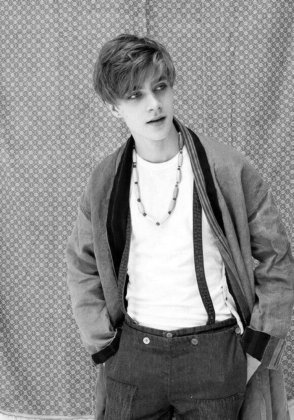 街头最新黑白欧美男个性壁纸图片