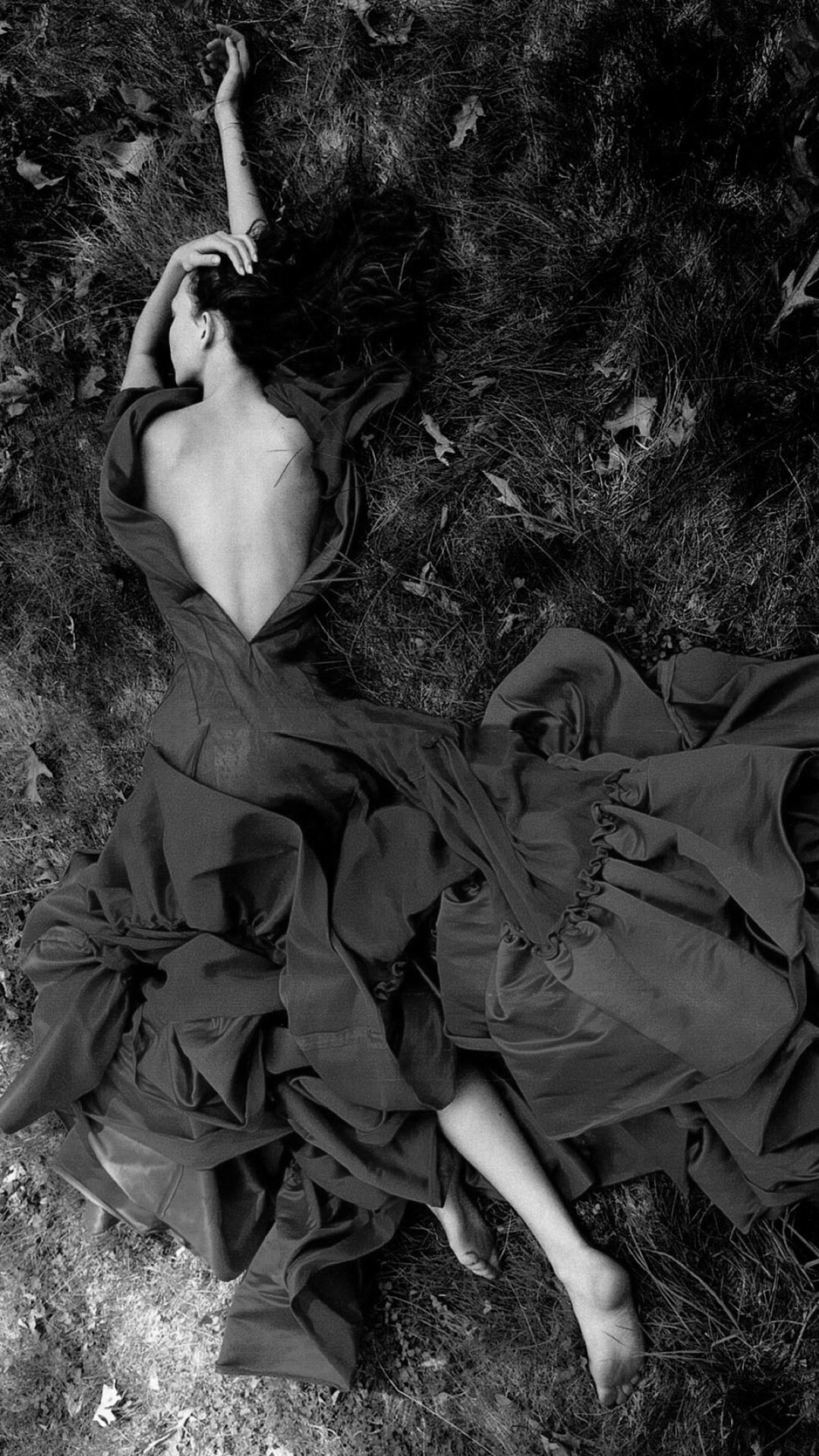 欧美女生性感黑白个性壁纸图片