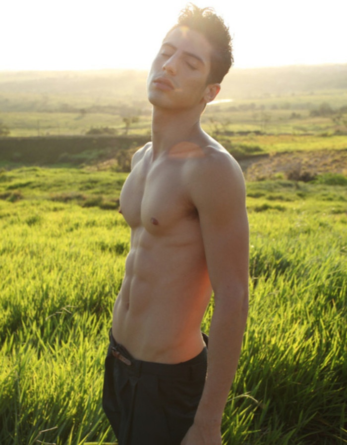 成熟欧美肌肉帅哥性感图片壁纸