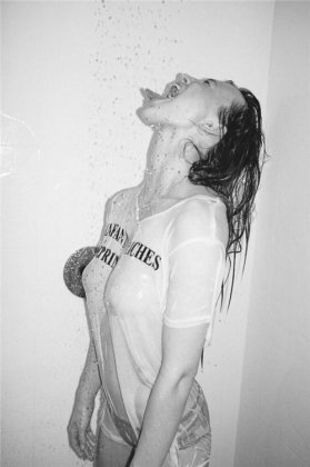 霸气欧美范黑白女生手机个性壁纸