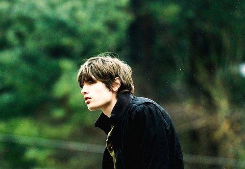 治愈系欧美帅气男生意境唯美图片