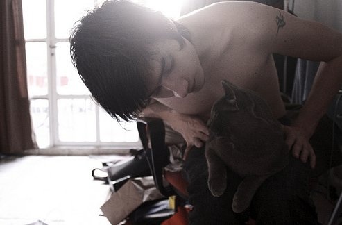 治愈系欧美帅气男生意境唯美图片