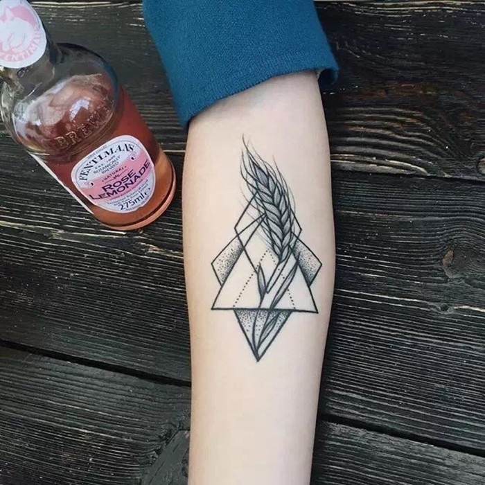 唯美个性欧美女生手臂纹身图案