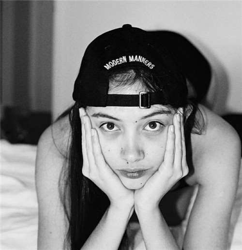 欧美霸气女生黑白超拽个性图片