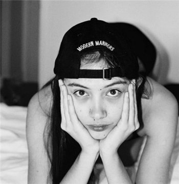 欧美霸气女生黑白超拽个性图片