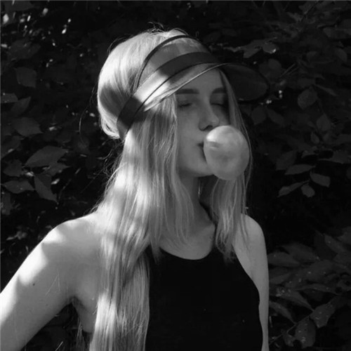 欧美霸气女生黑白超拽个性图片