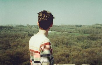 欧美阳光男生治愈系意境壁纸