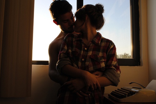 欧美唯美情侣甜蜜亲吻拥抱照片