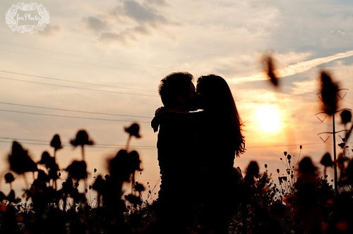 欧美唯美情侣甜蜜亲吻拥抱照片