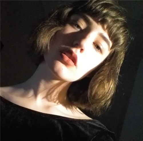 潮流欧美女生帅气短发图片