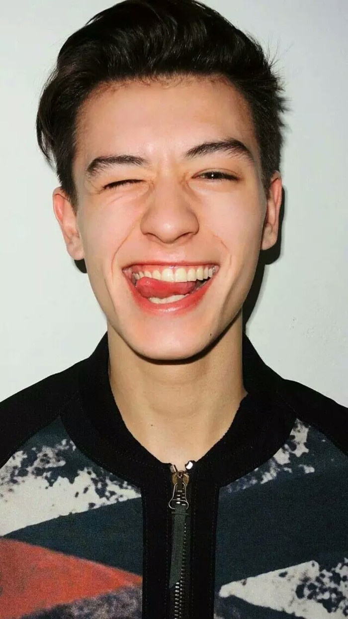 欧美帅气男生非主流时尚精美壁纸