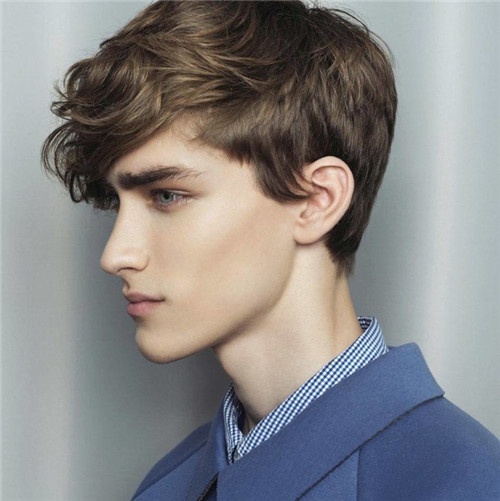潮流新式帅气欧美男生潮流短发型图片大全