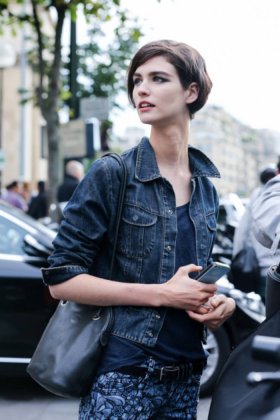 时尚欧美短发发型女生街拍图片