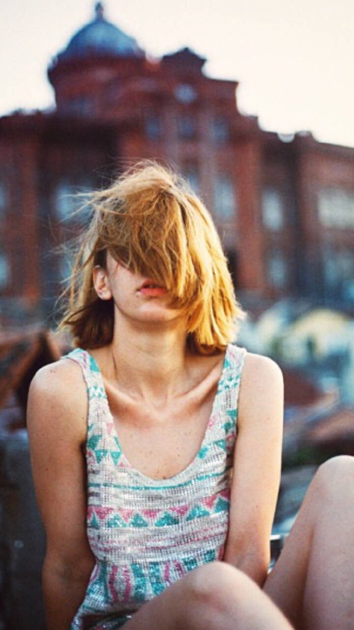 时尚欧美短发发型女生街拍图片