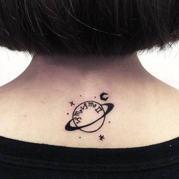 精致欧美女生小清新颈部纹身