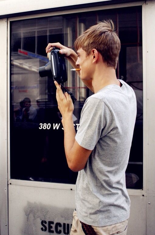 欧美风男生个性酷拽手机壁纸图片