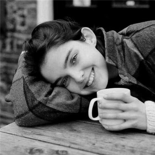 非主流黑白欧美唯美女生头像图片