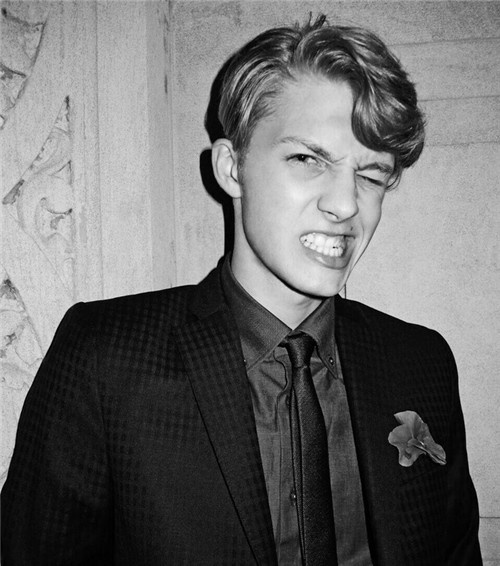 非主流欧美黑白男生个性伤感图片