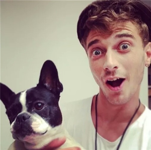 酷酷的欧美男生微笑个性头像图片