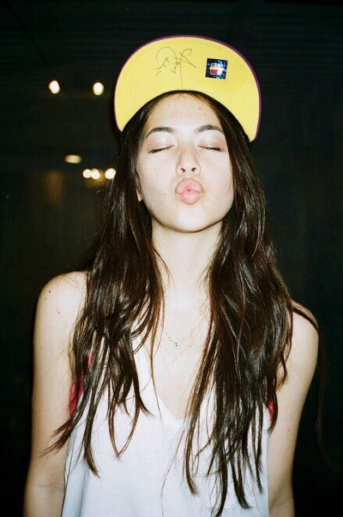 潮流欧美帅气女生个性竖屏壁纸