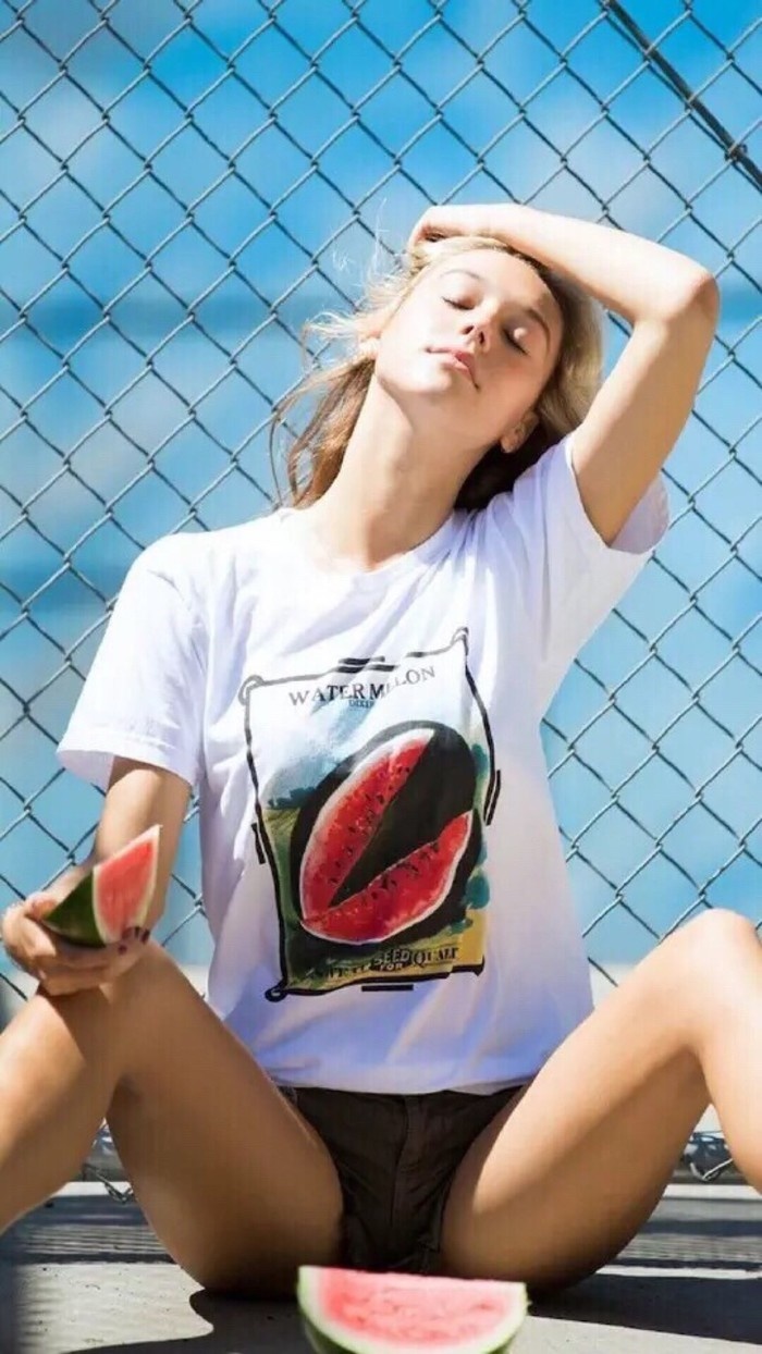 潮流欧美帅气女生个性竖屏壁纸