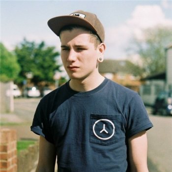 欧美阳光男生帅气潮流街拍图片