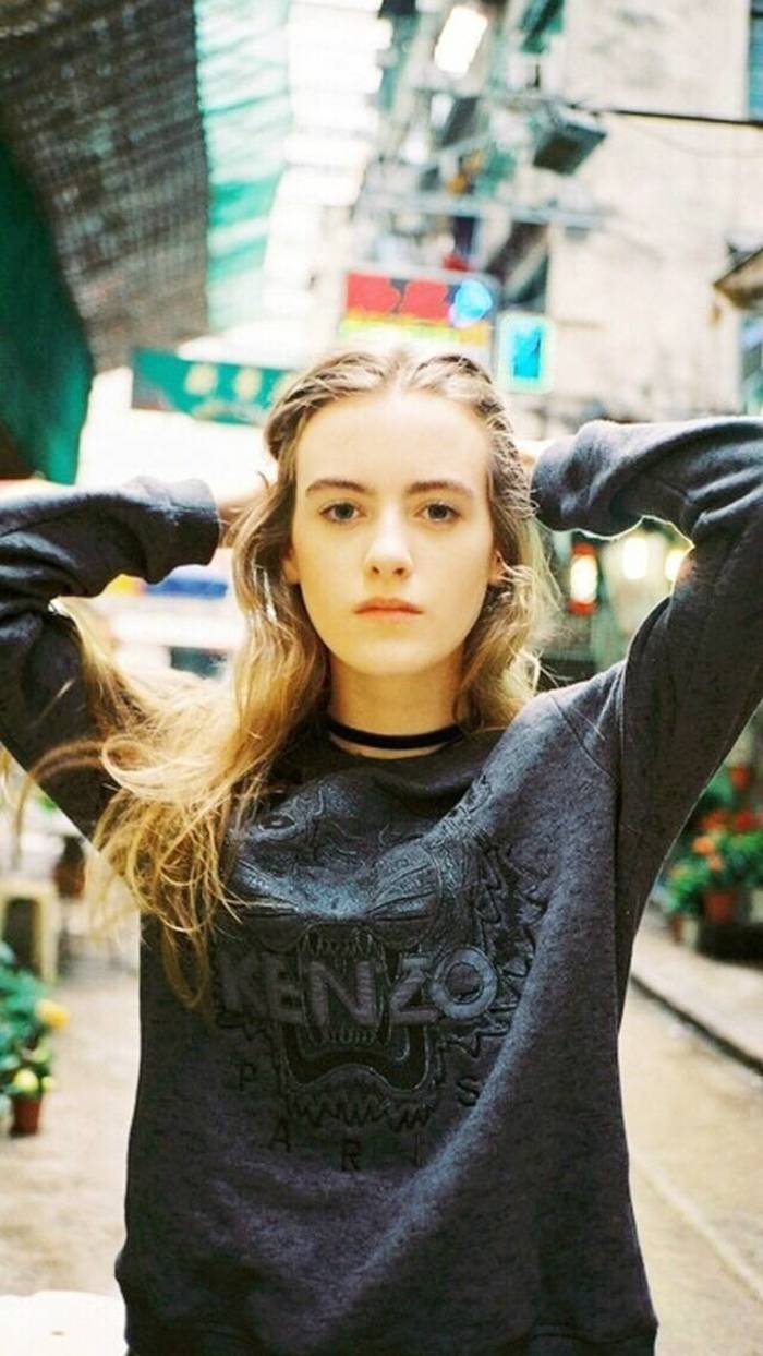 个性非主流欧美女生手机锁屏壁纸