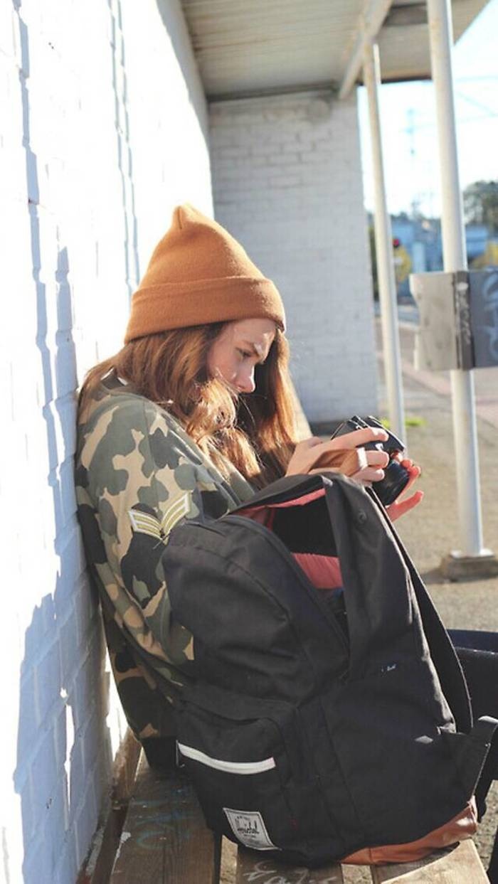 个性非主流欧美女生手机锁屏壁纸