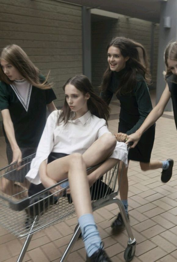 个性欧美范儿美女手机壁纸