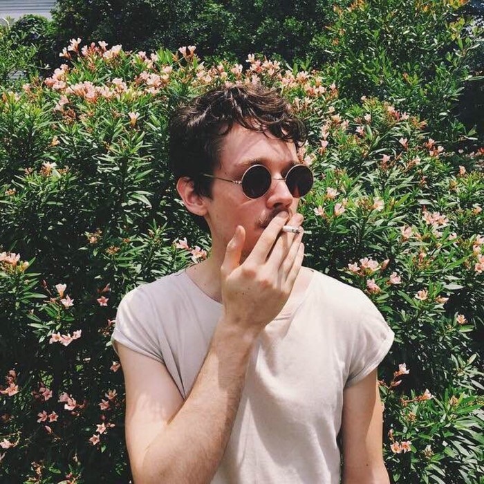 欧美帅气男生抽烟个性非主流壁纸