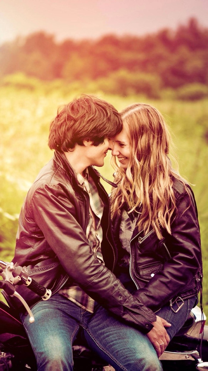 治愈系欧美情侣拥抱壁纸图片