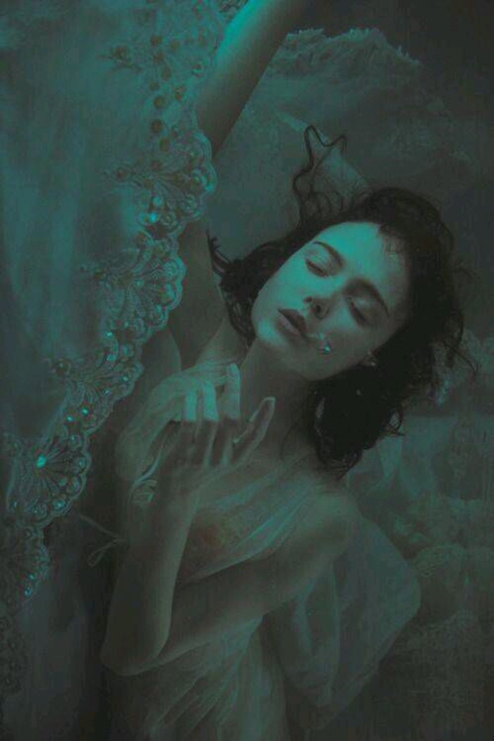 伤感艺术欧美女生意境美图