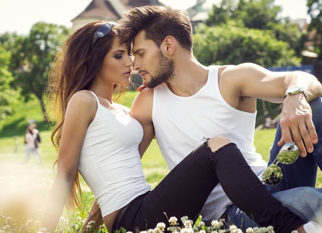 欧美情侣甜蜜意境高清图片