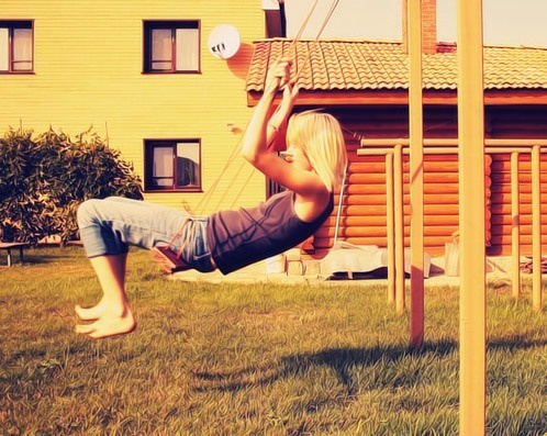 欧美女生唯美意境荡秋千图片