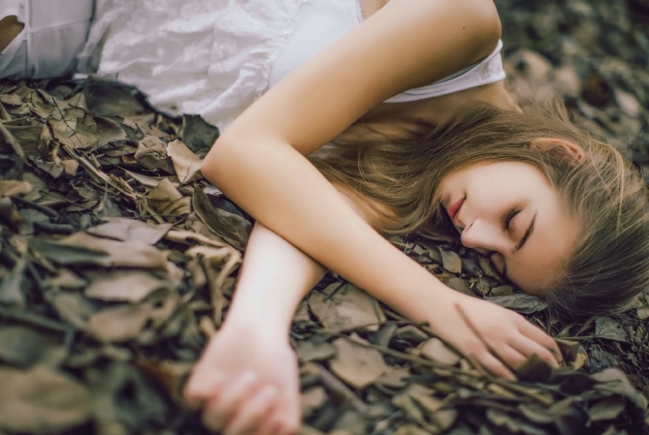 意境女生欧美风高清壁纸赏析