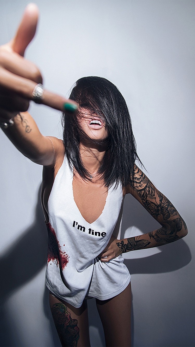 纹身美女欧美范手机壁纸