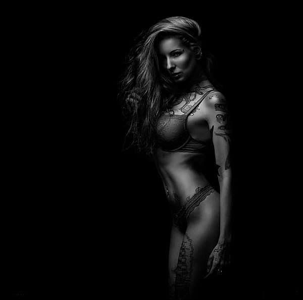 性感霸气欧美纹身女生图片