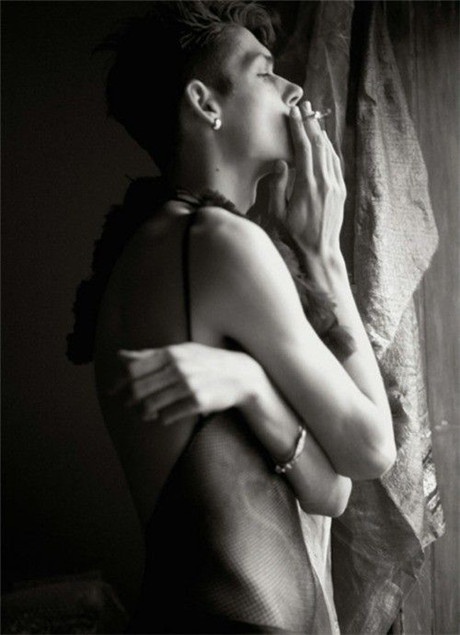 非主流伤感欧美男生黑白素材图片